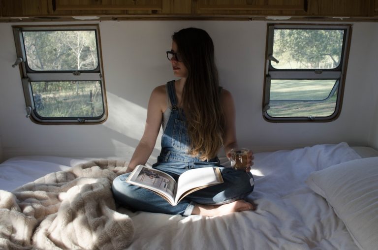 Photo Meditating person