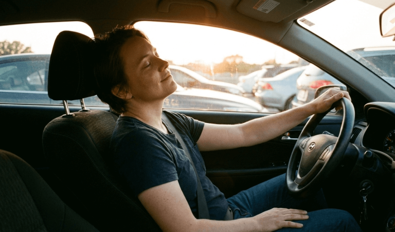 Mindfulness nel traffico: esercizi pratici da applicare subito